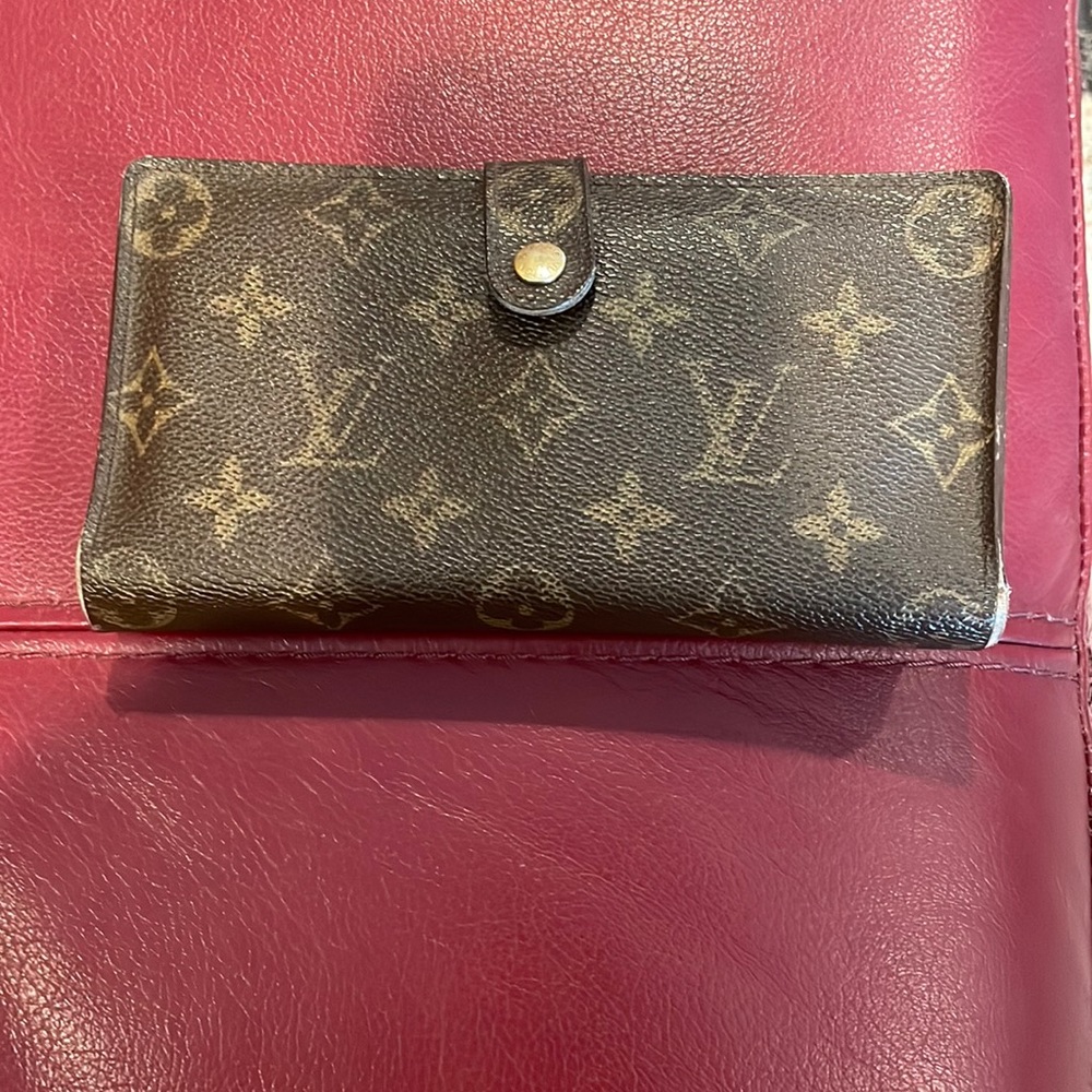 Louis Vuitton authentic vintage wallet used good condition gold hardware